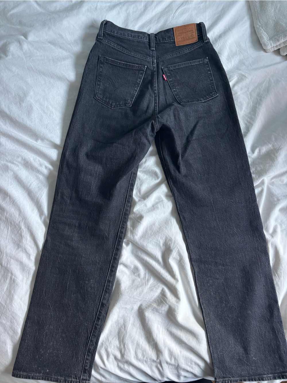 Levi’s Rib Cage Jeans - Picture 3 of 4